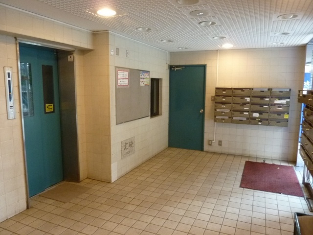 【エントランス】 | ヴィ・ラージュ梅園