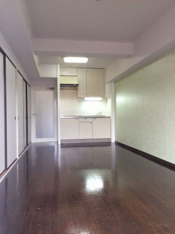 【居間・リビング】 | ヴィ・ラージュ梅園