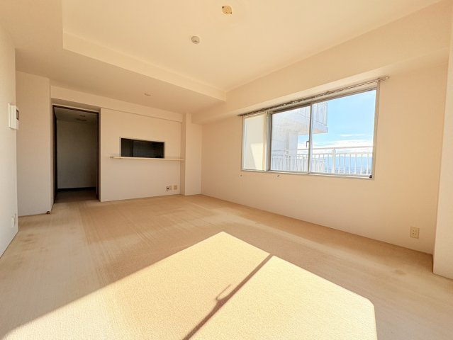 三田市弥生が丘６丁目の中古マンションの居間・リビング