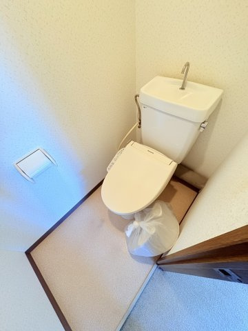 三田市弥生が丘６丁目の中古マンションのトイレ|ゆったりとした空間のトイレです