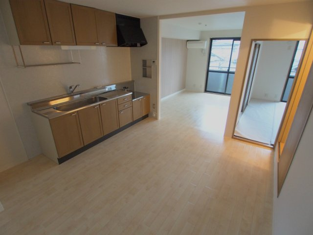 ドミール中尾の居間・リビング