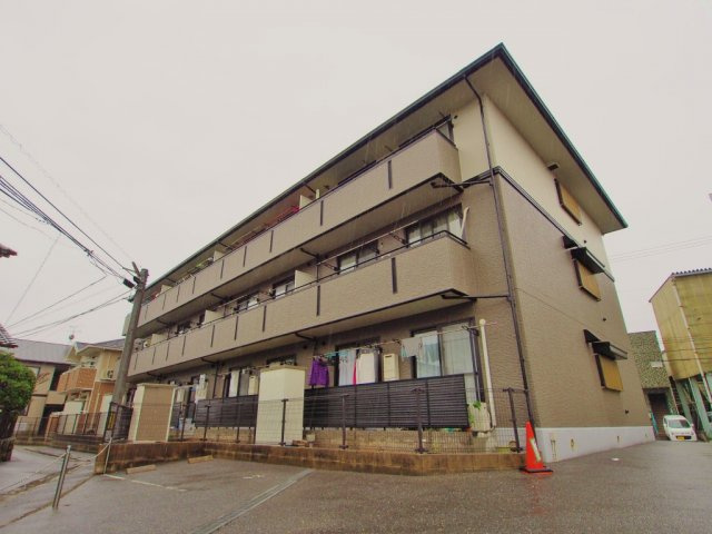 ドミール中尾の外観