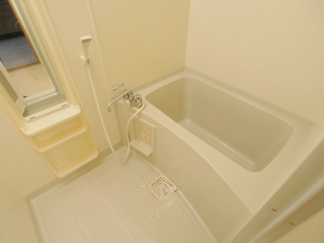 ドミール中尾の浴室