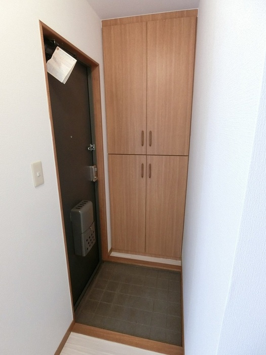 プリエールBの玄関
