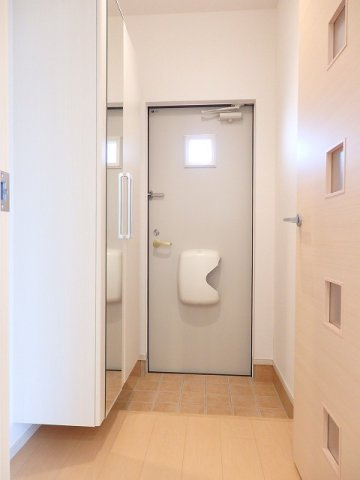 リバーサイド真倉　Ｂの玄関|ゆったりとした玄関です