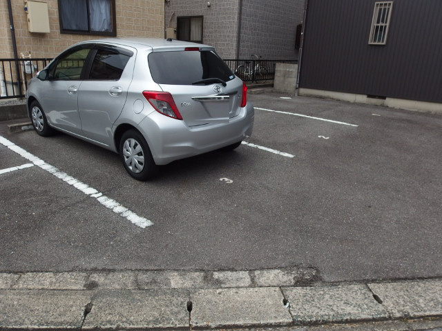 メゾン林の駐車場