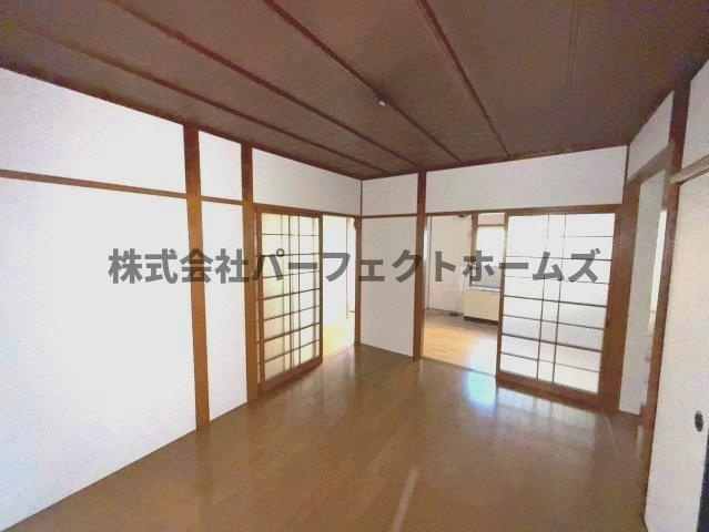 楠葉中町テラスハウス　賃貸の洋室|リビングとしてお使いいただけます