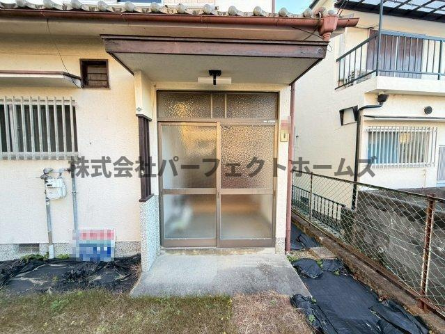 楠葉中町テラスハウス　賃貸の玄関|シンプルで使いやすい玄関です