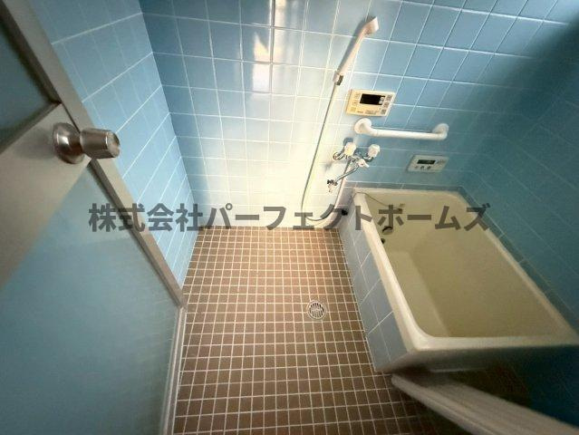 楠葉中町テラスハウス　賃貸の浴室|ゆったり過ごせるお風呂です
