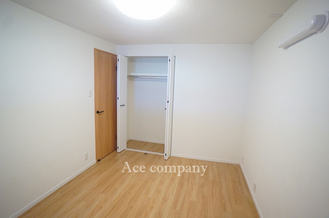 【子供部屋】 | グランドハイツ八尾 | 【洋室4.5帖】クローゼット完備です♪