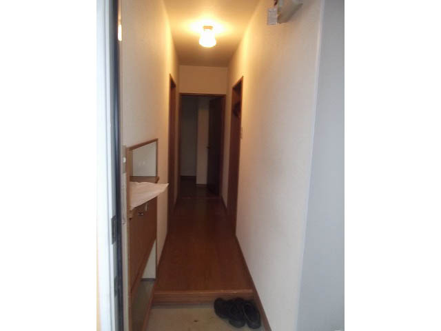 ハイツ２１の玄関