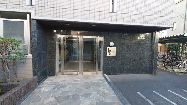 【エントランス】