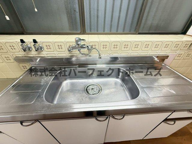 伊加賀栄町戸建　賃貸のキッチン|使いやすいキッチンです