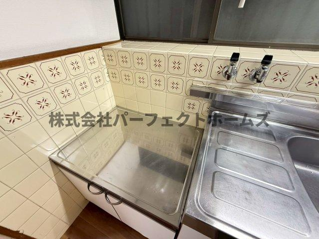 伊加賀栄町戸建　賃貸のキッチン|お料理しやすいキッチンです