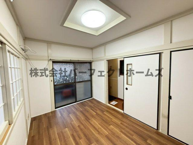 伊加賀栄町戸建　賃貸の洋室|スタンダードな洋室です