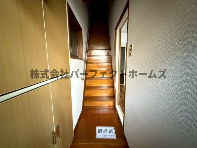 伊加賀栄町戸建　賃貸の内装|きれいな内装です