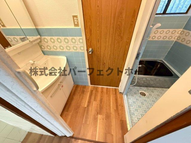 伊加賀栄町戸建　賃貸の洗面所|使いやすい洗面所です