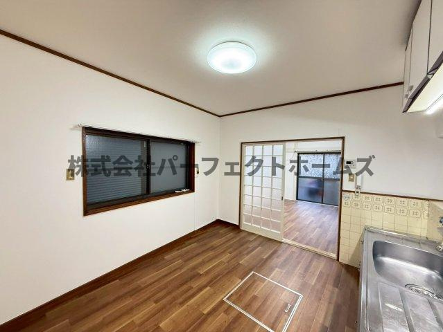 伊加賀栄町戸建　賃貸のキッチン|ダイニングスペースです