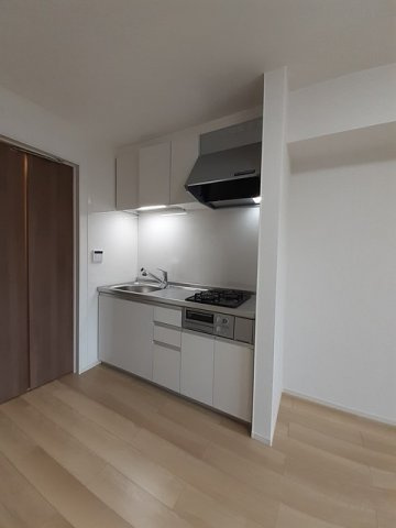 ヴァンヴェールヒルＧのキッチン|コンパクトなキッチンで掃除もラクラク