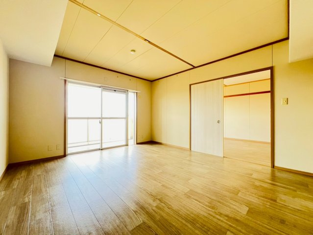 明石清水第２高層住宅2号棟の居間・リビング