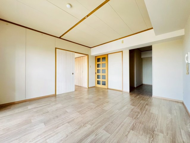 明石清水第２高層住宅2号棟の居間・リビング