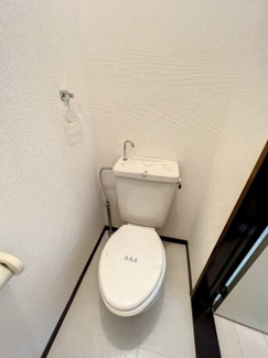 【トイレ】 | アネックス | ※同建物ほかのお部屋の写真です。
