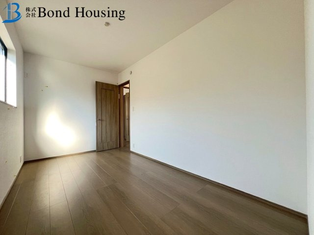 「長期優良住宅」「両面道路」樫野台 全2棟B号棟の洋室