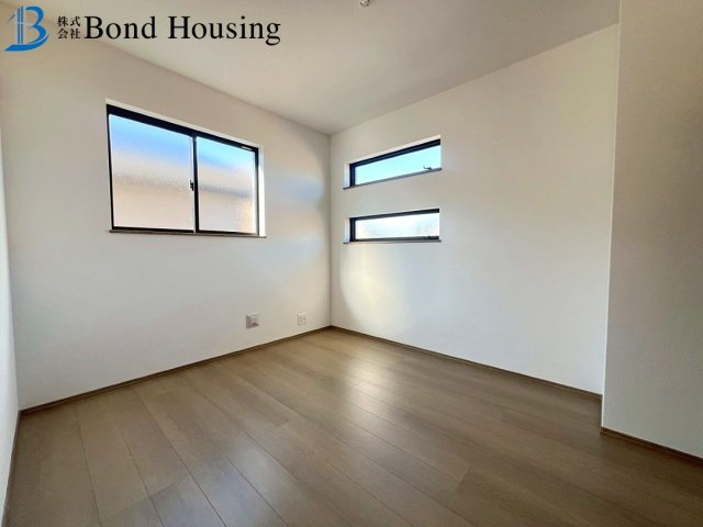 「長期優良住宅」「両面道路」樫野台 全2棟B号棟の洋室