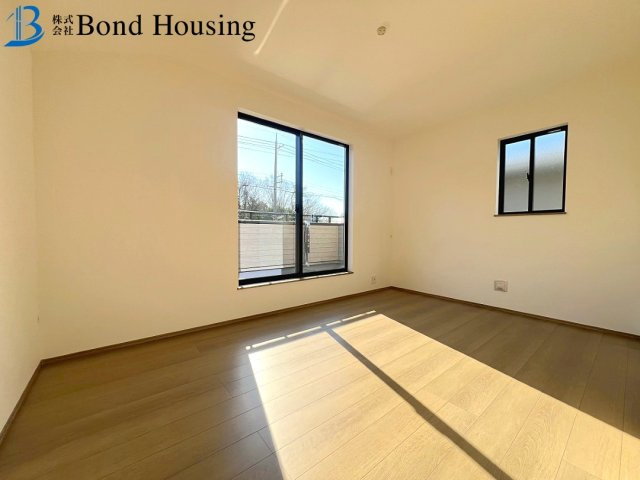 「長期優良住宅」「両面道路」樫野台 全2棟B号棟の洋室