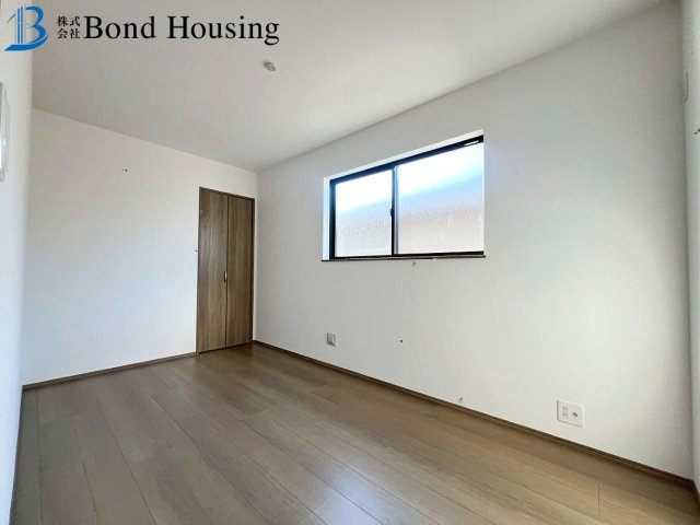 「長期優良住宅」「両面道路」樫野台 全2棟B号棟の洋室