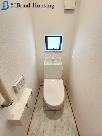 「お車並列2台」「性能評価取得」樫野台 全2棟A号棟のトイレ