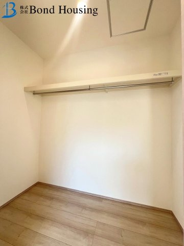 「お車並列2台」「性能評価取得」樫野台 全2棟A号棟の収納