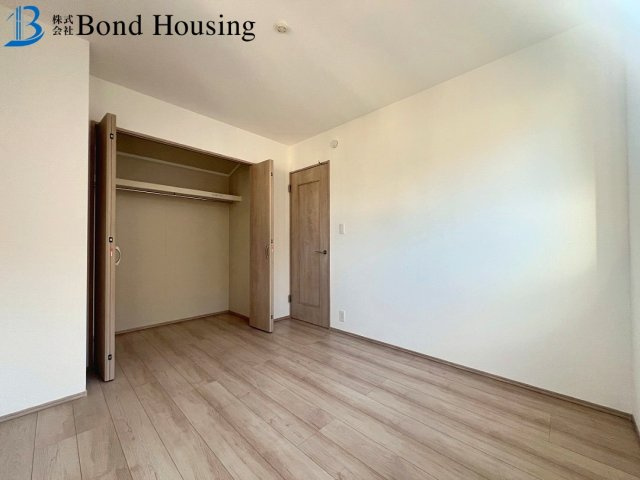 「お車並列2台」「性能評価取得」樫野台 全2棟A号棟の洋室