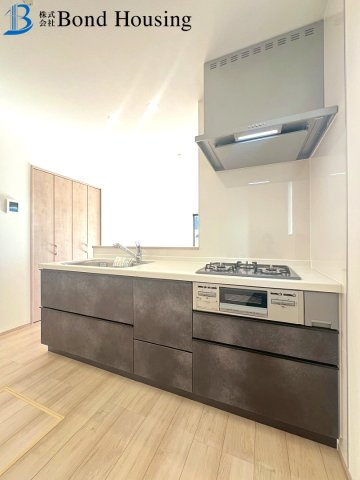 「お車並列2台」「性能評価取得」樫野台 全2棟A号棟のキッチン