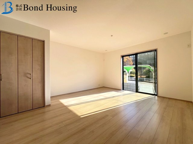 「お車並列2台」「性能評価取得」樫野台 全2棟A号棟の洋室