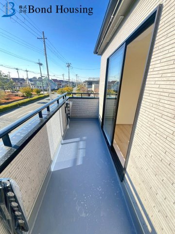 「お車並列2台」「性能評価取得」樫野台 全2棟A号棟のバルコニー