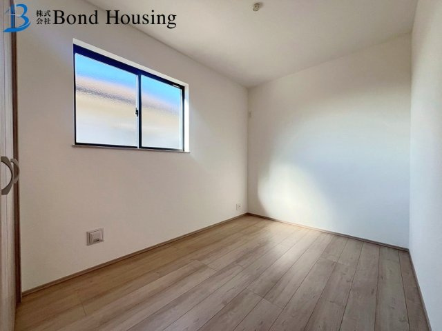 「お車並列2台」「性能評価取得」樫野台 全2棟A号棟の洋室