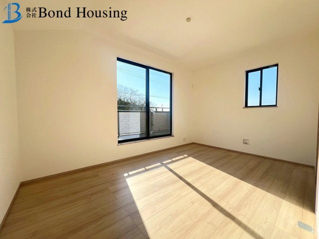 「お車並列2台」「性能評価取得」樫野台 全2棟A号棟の洋室