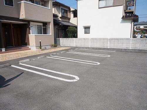クリアネスⅠの駐車場