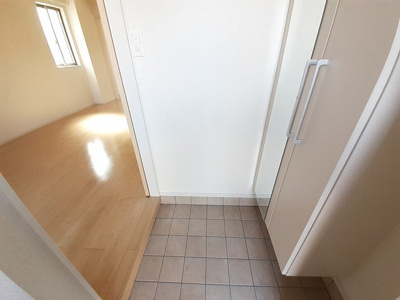 【玄関】 | サンフィールドⅡ