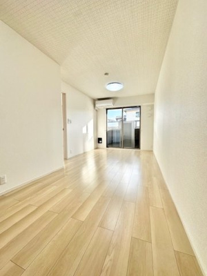 【居間・リビング】 | サンフローレ | 居間です