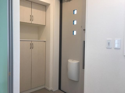 【玄関】 | サンタ・アナ | 玄関