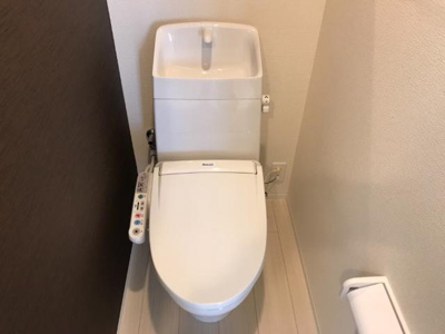 【トイレ】 | サンタ・アナ | シャワー付トイレ