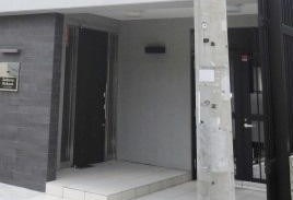 ゼルコバ中野のエントランス