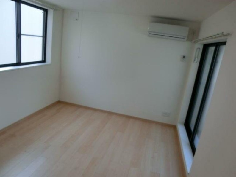 ゼルコバ中野の居間・リビング