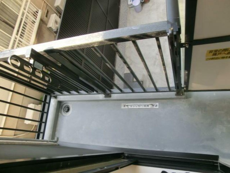 ゼルコバ中野のバルコニー