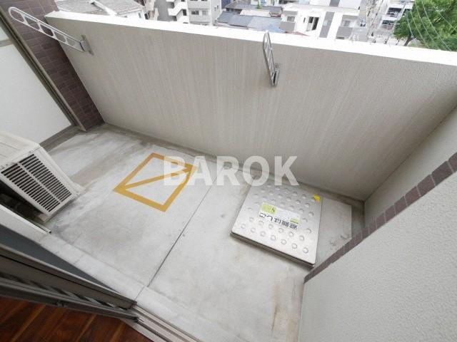 福岡市博多区美野島３丁目の賃貸マンションのバルコニー