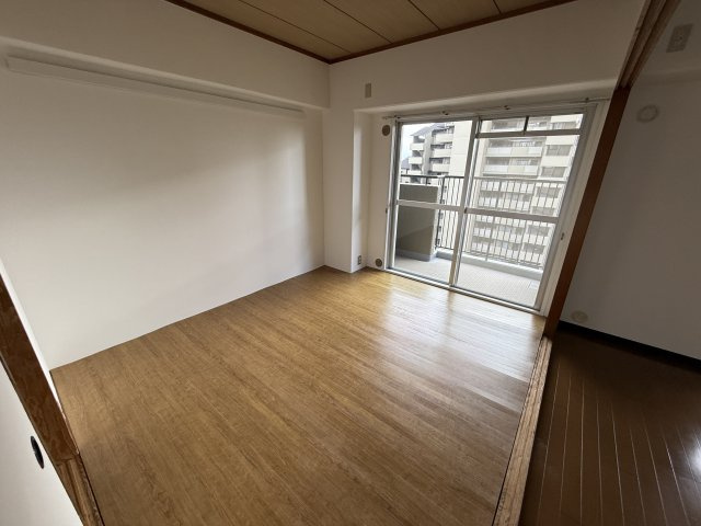 千里中央パークヒルズB棟の居間・リビング