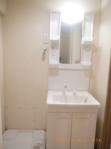 【キッチン】 | サニーコート滝野川 | ここにはみんなが集い、食事と楽しい会話が始まる。話に夢中になりすぎて、ついつい時を忘れ夜半過ぎになってしまう。