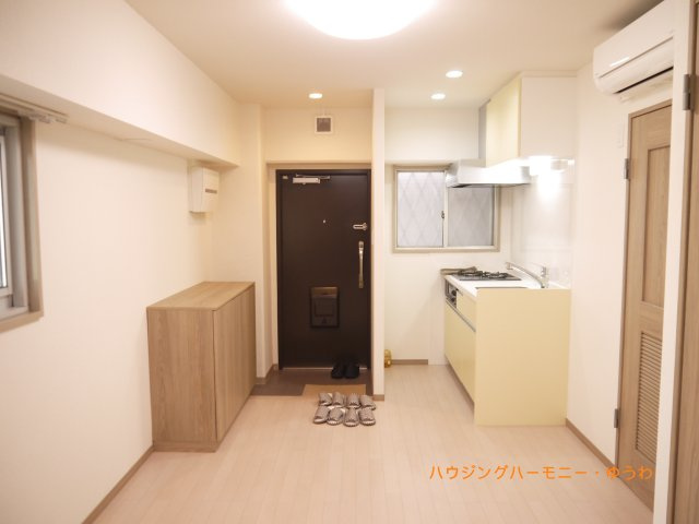【キッチン】 | サニーコート滝野川 | ここにはみんなが集い、食事と楽しい会話が始まる。話に夢中になりすぎて、ついつい時を忘れ夜半過ぎになってしまう。